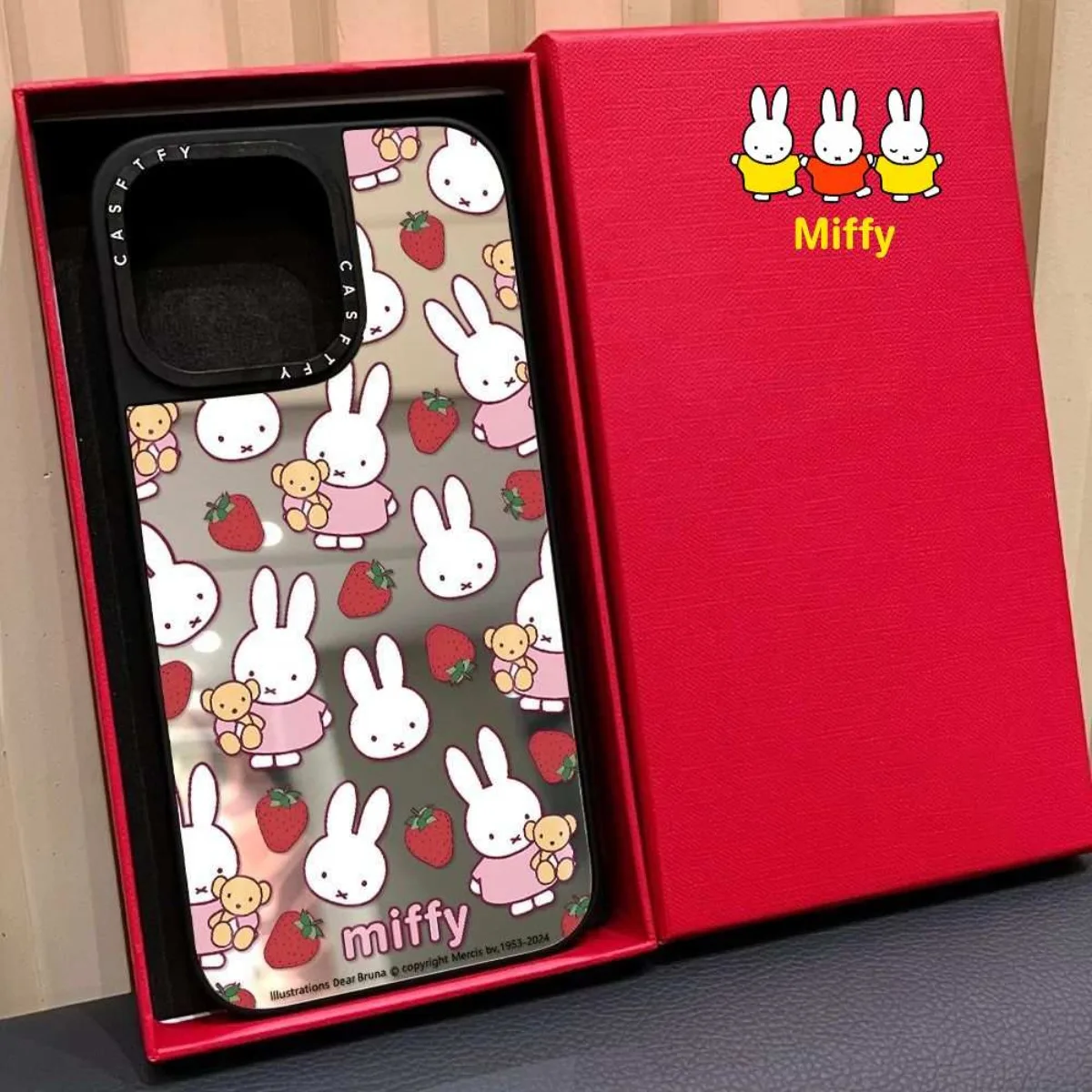 Funda de Teléfono Kawaii Miffy Rabbit, Linda Caricatura de Fresa, Miffy Rabbit Bear, Funda para Teléfono 16promax, 15Pro/14Plus Mirror, Serie 13/12/11