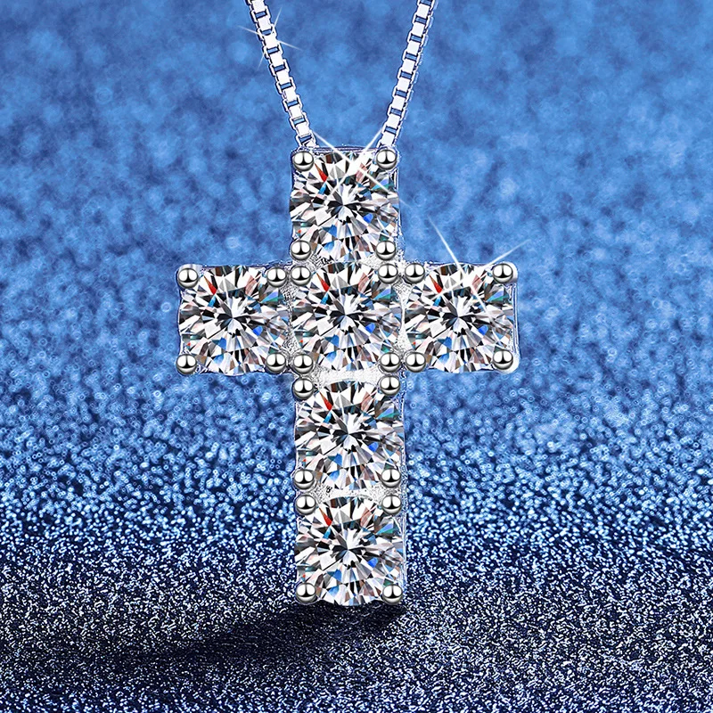 

3-carat Cross Necklace Inlaid with Moissanite Platinum PT950 18K Gold Personalized Collarbone Chain Moissanite Necklace