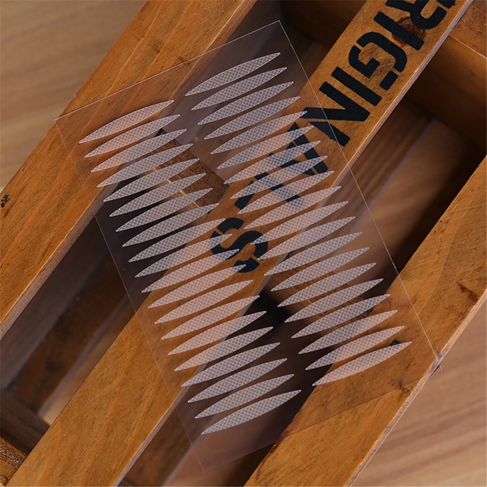 شريط لاصق ذاتي اللصق جفن مزدوج ، غير قابل للرؤية ، ذاتي اللصق ، شريط لاصق ، أداة مكياج للعيون ، من من من من من من من من الخلف