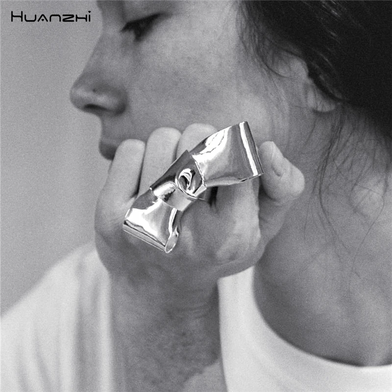 HUANZHI เงินสีโบว์โบว์แหวนขนาดใหญ่ Chunky หวานบุคลิกภาพ Vintage Punk Y2K เครื่องประดับสําหรับผู้หญิงหญิงออกแบบใหม่