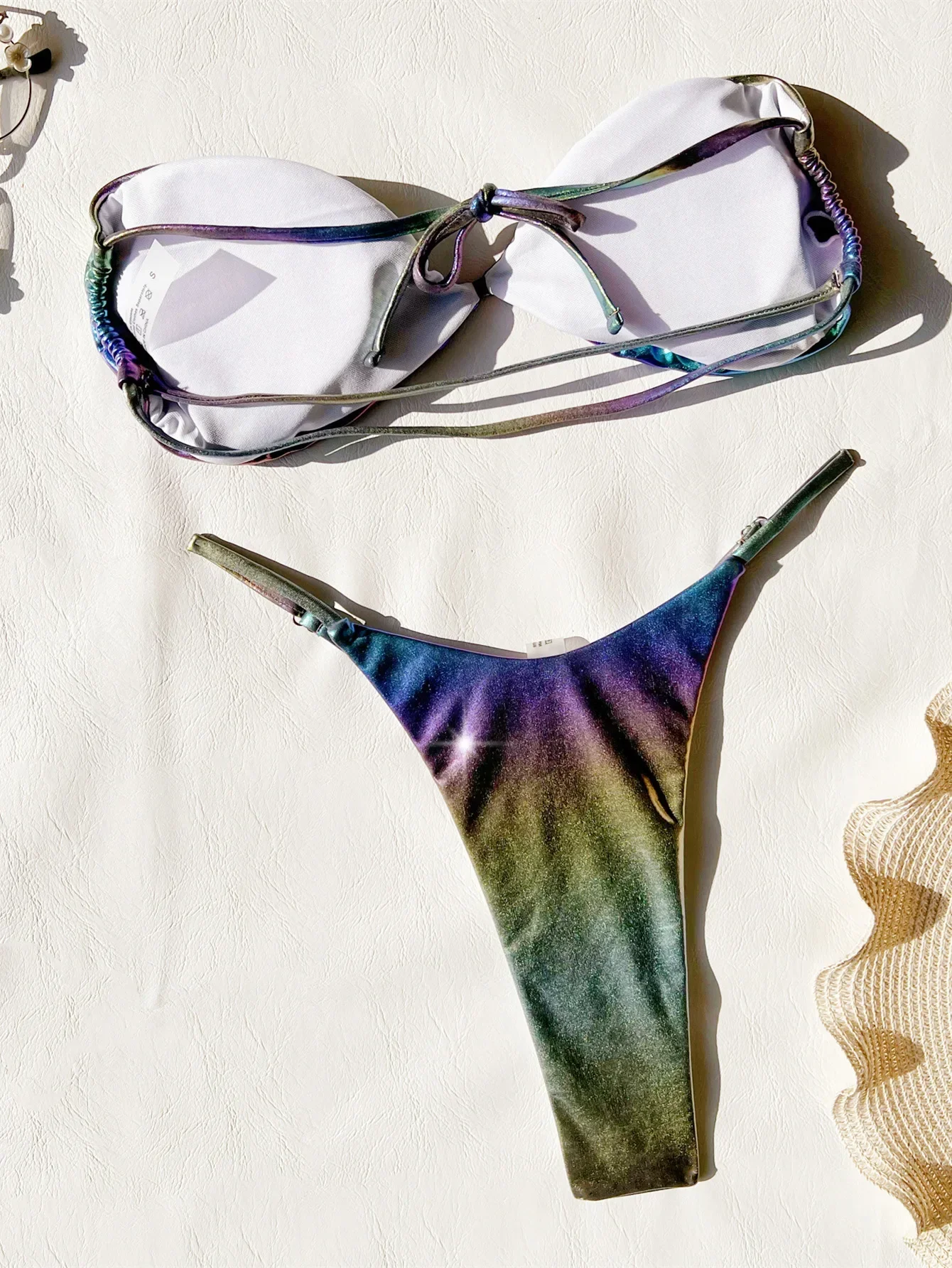 مجموعة بيكيني لامعة متدرجة اللون للنساء، صيف 2025 جديد، بدلة سباحة مثيرة بدون حمالات بدون ظهر مكونة من قطعتين، بدلة استحمام لقضاء العطلات على الشاطئ