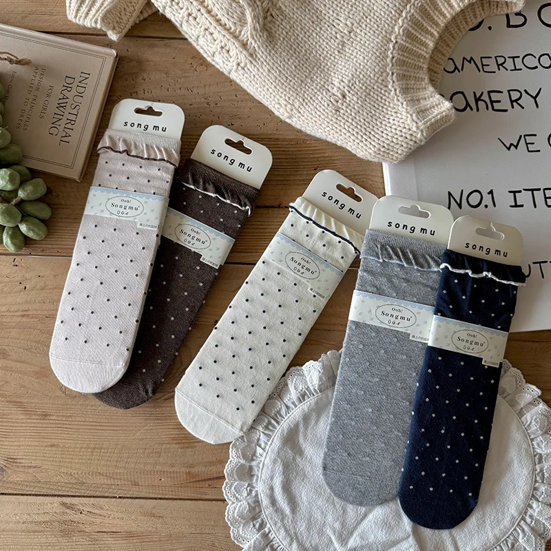 1/5 Paar neue Herbst-Mid-Tube-Socken mit runden Punkten für Damen, warme, schweißabsorbierende, einfache, bequeme Freizeitsocken