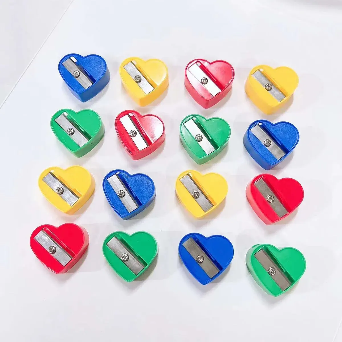 4pcs Pencil Sharpener Cartoon Mini Heart Pencil Sharpener Pencil Sharpener for Elementary School Students