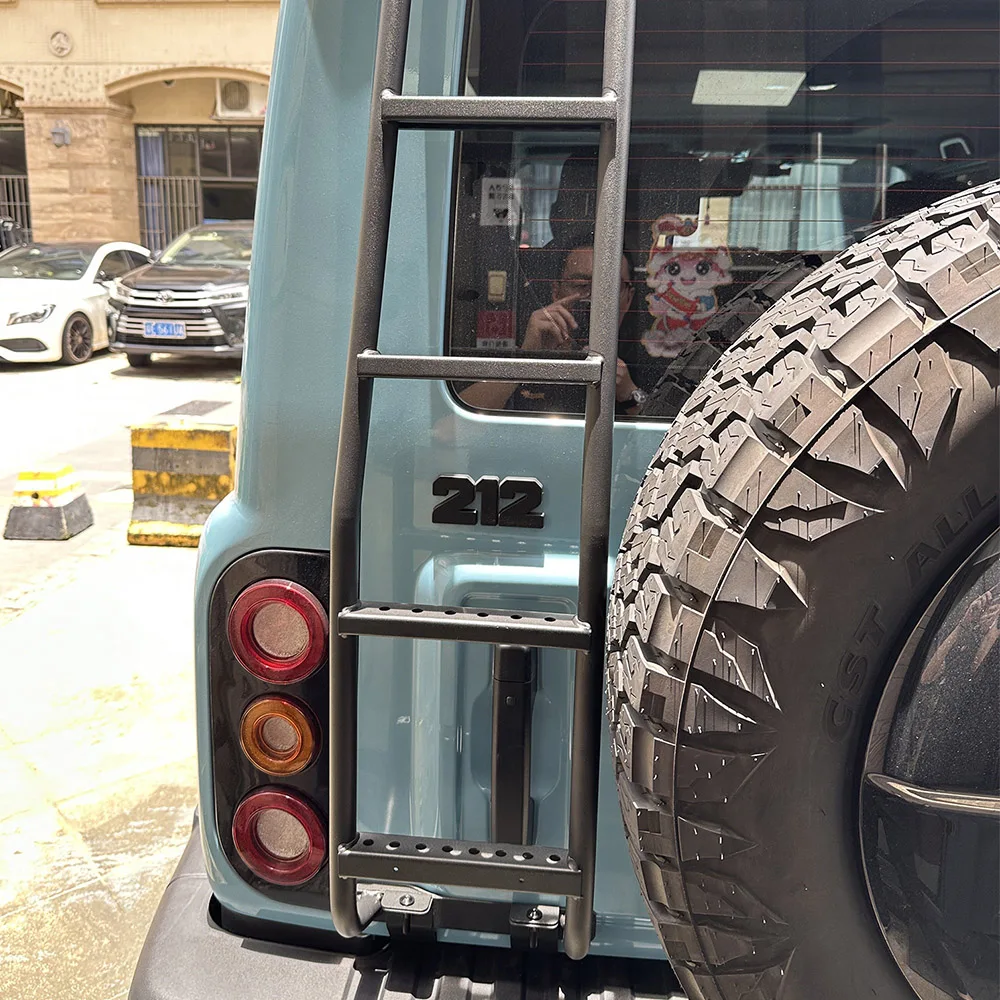  Car Modified Tailgate Rear Climbing Ladder For Climbing To The Top Luggage Climbing Ladder For BAW 212 T01 For BAIC 212T01