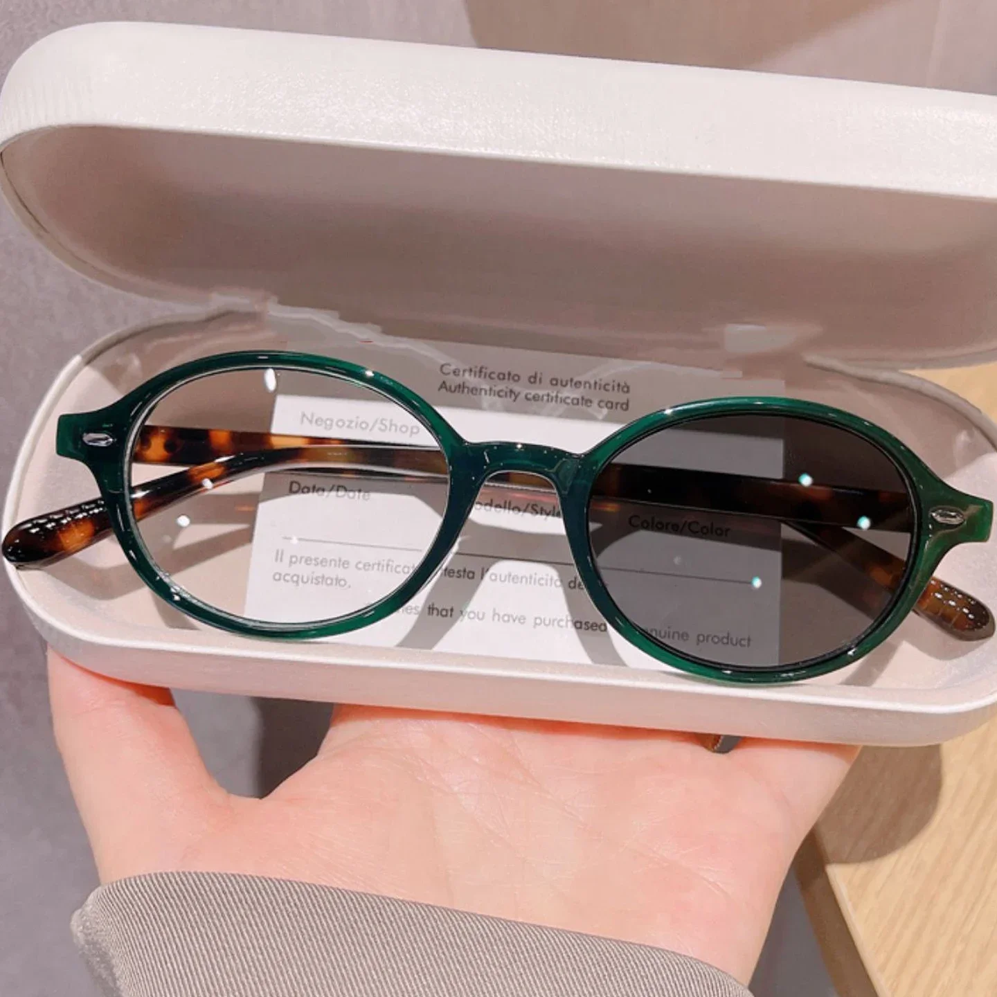 Retro Korean Oval Small Frame Photochromic Myopia Eyewear New Elliptical Myopia Glasses Anti Blue Light Color Changing Glasses