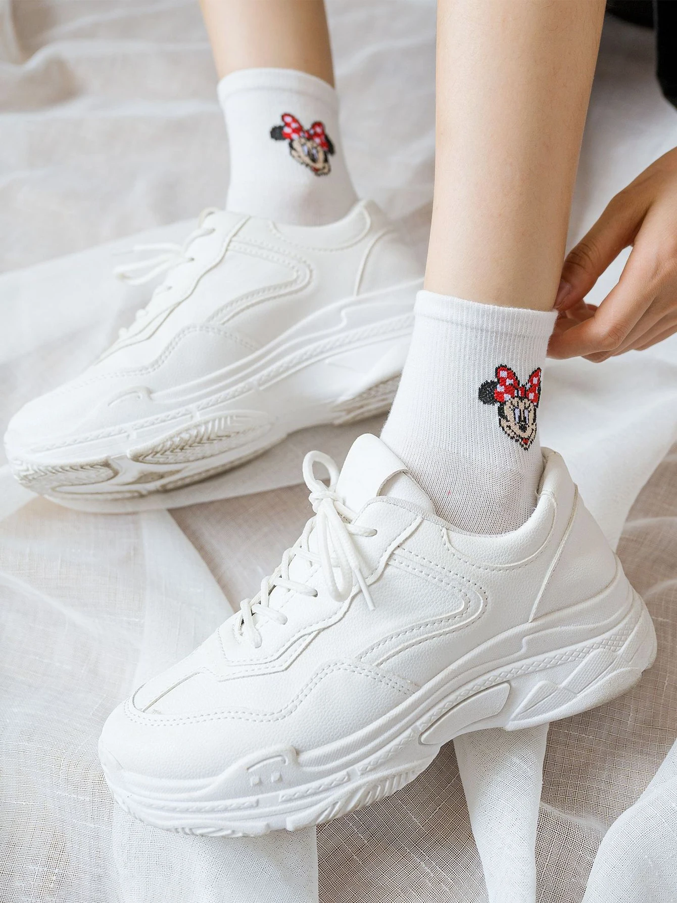 7/14/21 زوجًا من جوارب مينيسو الأكاديمية على الطراز الكرتوني من ديزني بنمط شخصيات كرتونية مريحة وناعمة للنساء لمنتصف الساق #6