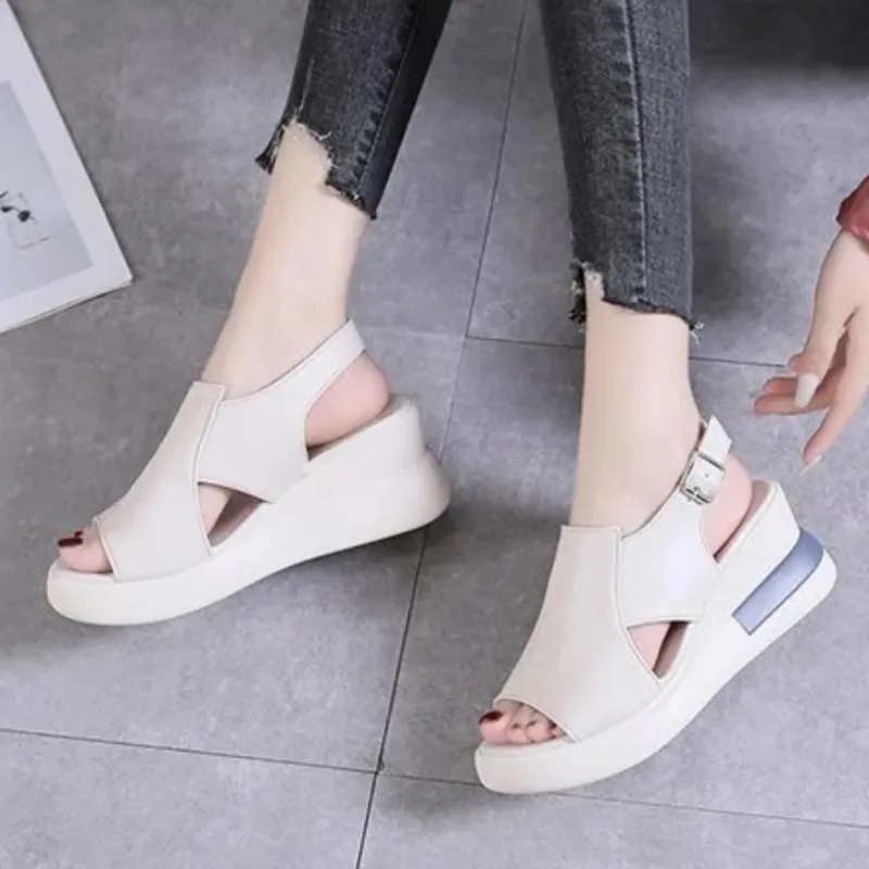 Letnie sandały na koturnie na platformie moda Retro Romen buty na plażę damskie Casual Peep Toe miękkie wygodne Sandalias De Mujer