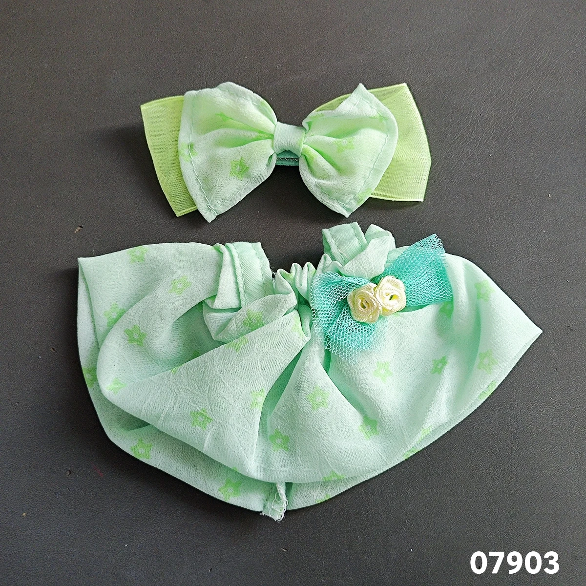 

For V1 V2 17cm Labubu Doll Clothes Set Green Star Print Skirt Bow Hair Clip Cute Doll Outfit DIY Kid Gift Fashion Accessories