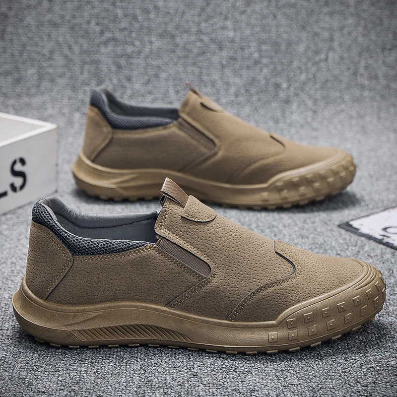 

Wide toe men sneakers roomy space for feet, soft support, comfortable casual sport shoes for long time outdoor use