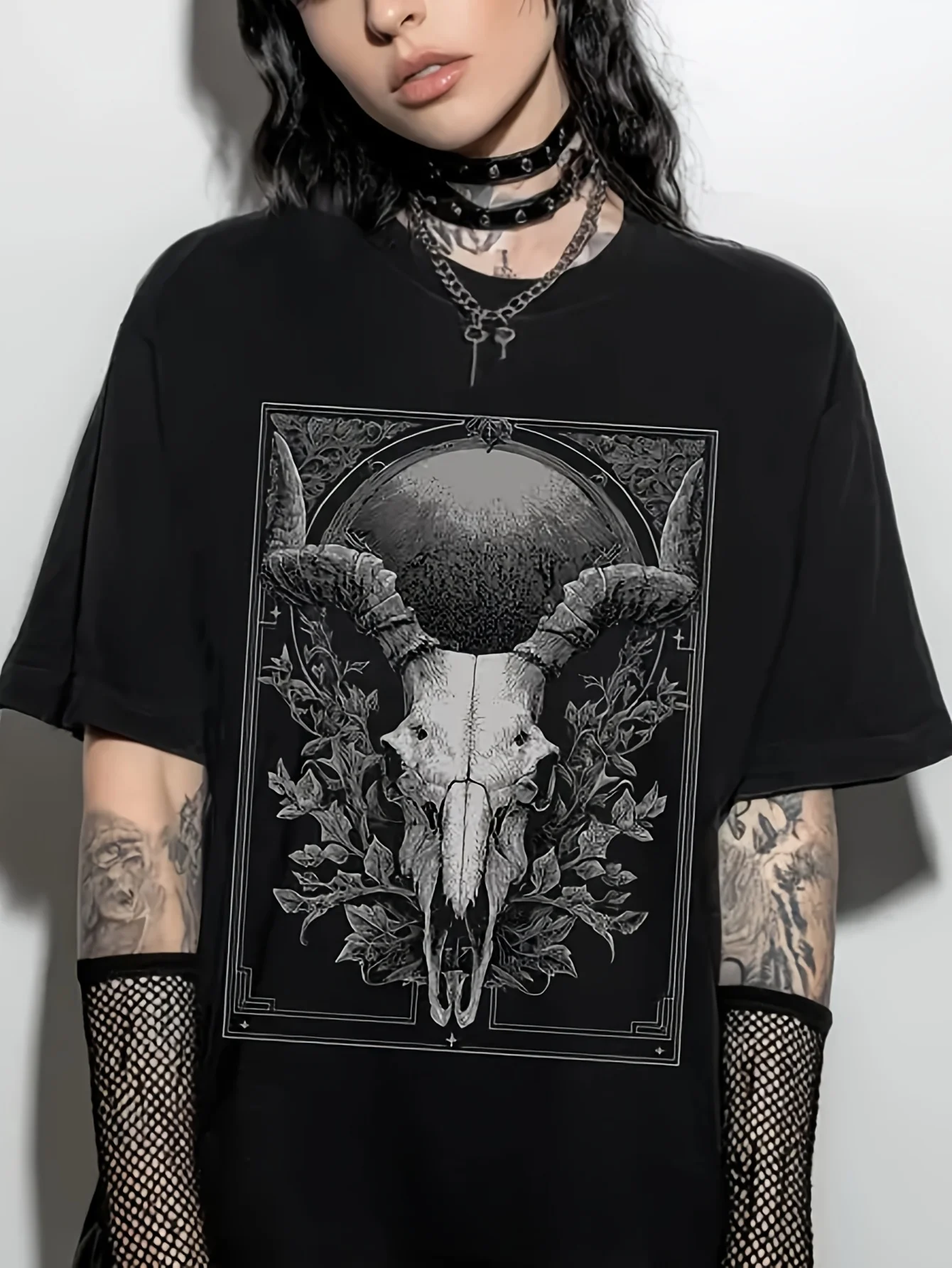 Unisex Bull Skull Witchy Gothic Graphic T-Shirt Emo Goth Grunge T-Shirt Whimsigoth Dark Academia Clothing Alt Gothic Top