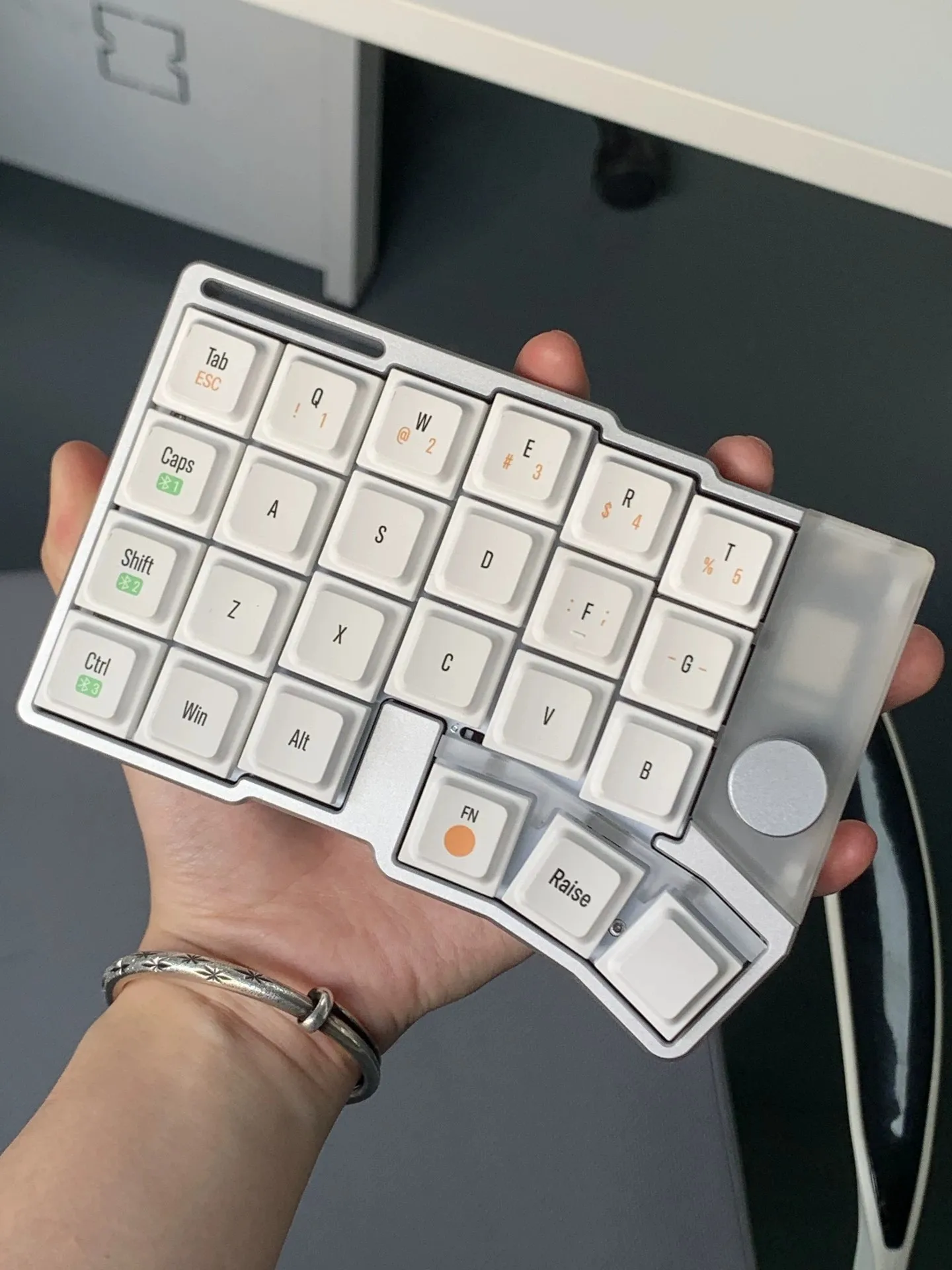 Jezail Funder Cornix Split Keyboard With Knob Cnc Aluminum Case