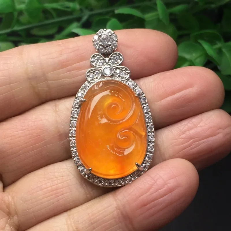 

Classic Fashion Exquisite Ice Emperor Pendant Necklace Jewelry