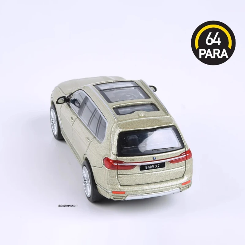 Para64 1:64 مقياس X7 SUV سيارة رياضية سبيكة محاكاة نموذج سيارة مجموعة ثابتة مزينة هدايا العيد اللعب هدية تذكارية