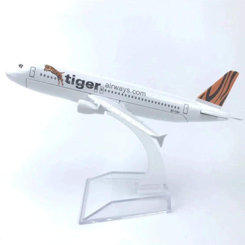 A320 Tiger Airways Сингапурские модели самолетов 16 см из сплава металла модель самолета игрушки для мальчиков и детей с шасси для сбора