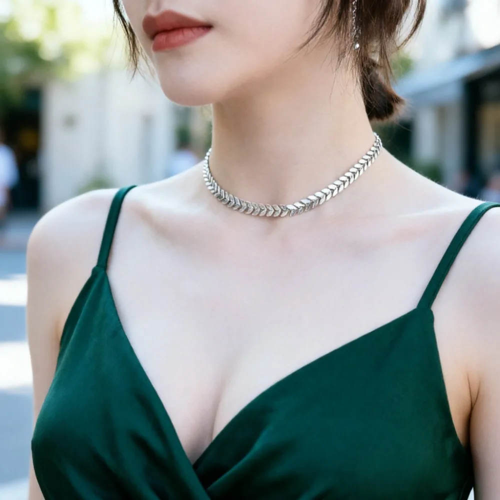 SUMENG New Women's Fishbone Airplane Shape Chokers Necklaces Sequins Chain Bohemia Style Party Fashion Jewelry Accessories Gifts
