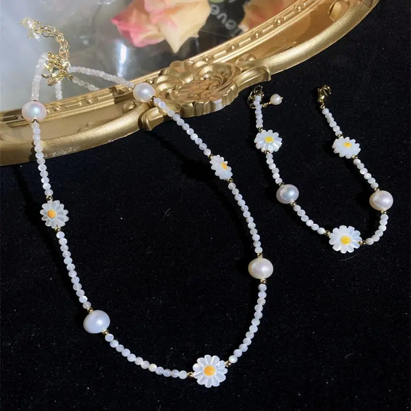 

Hot Sell Trendy Chrysanthemum Flower Freshwater Pearl Female Jewelry Sets For Women Necklace Bracelet Gifts