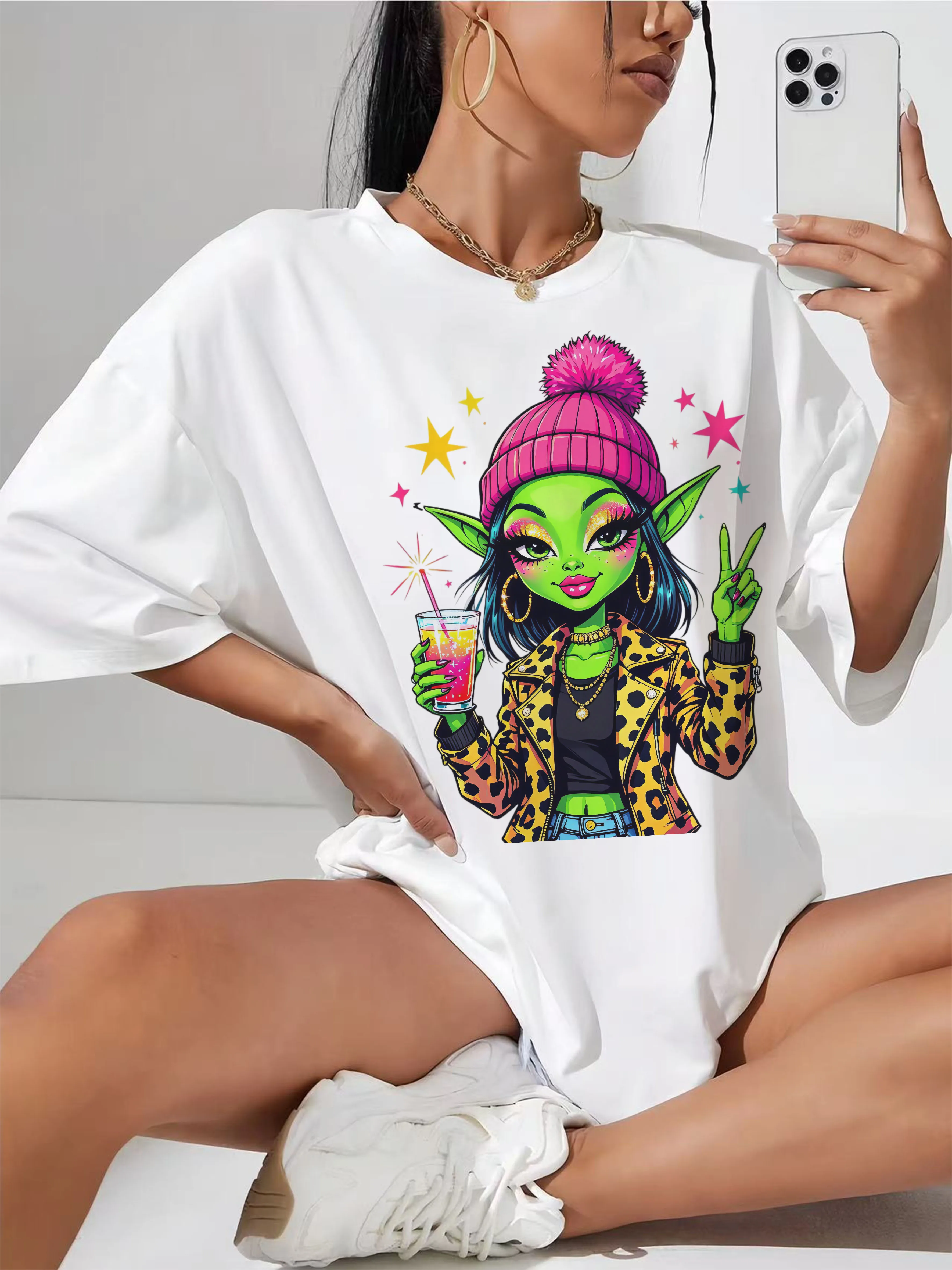 

Peace-Alien-Girl-Leopard White ribbed round neck maternity tee stretchy side ruching late pregnancy friendly