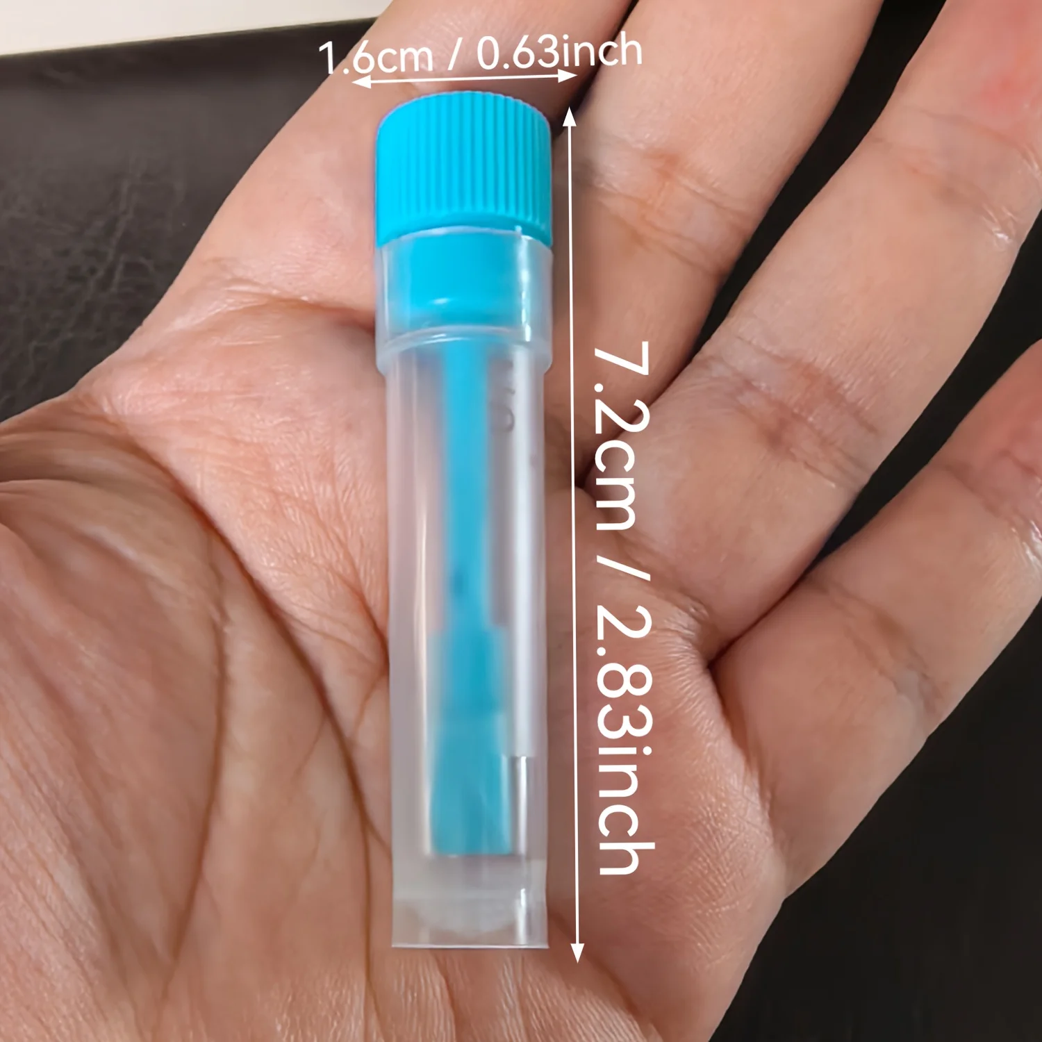 A 5-Milliliter Plastic Sample Bottle with a Spoon, Convenient to Handle, Suitable for Storing Laboratory Samples and Pet Feces.