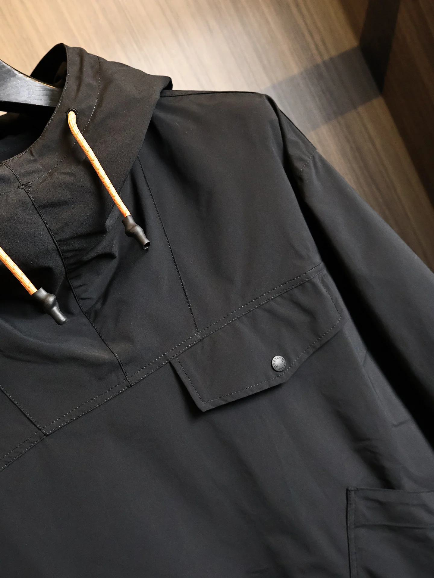 Loose Fit Men's Camping Jacket Autumn Season Water Resistant Multi Pocket Hooded Functional Outerwear Casual Style Fashion Urban