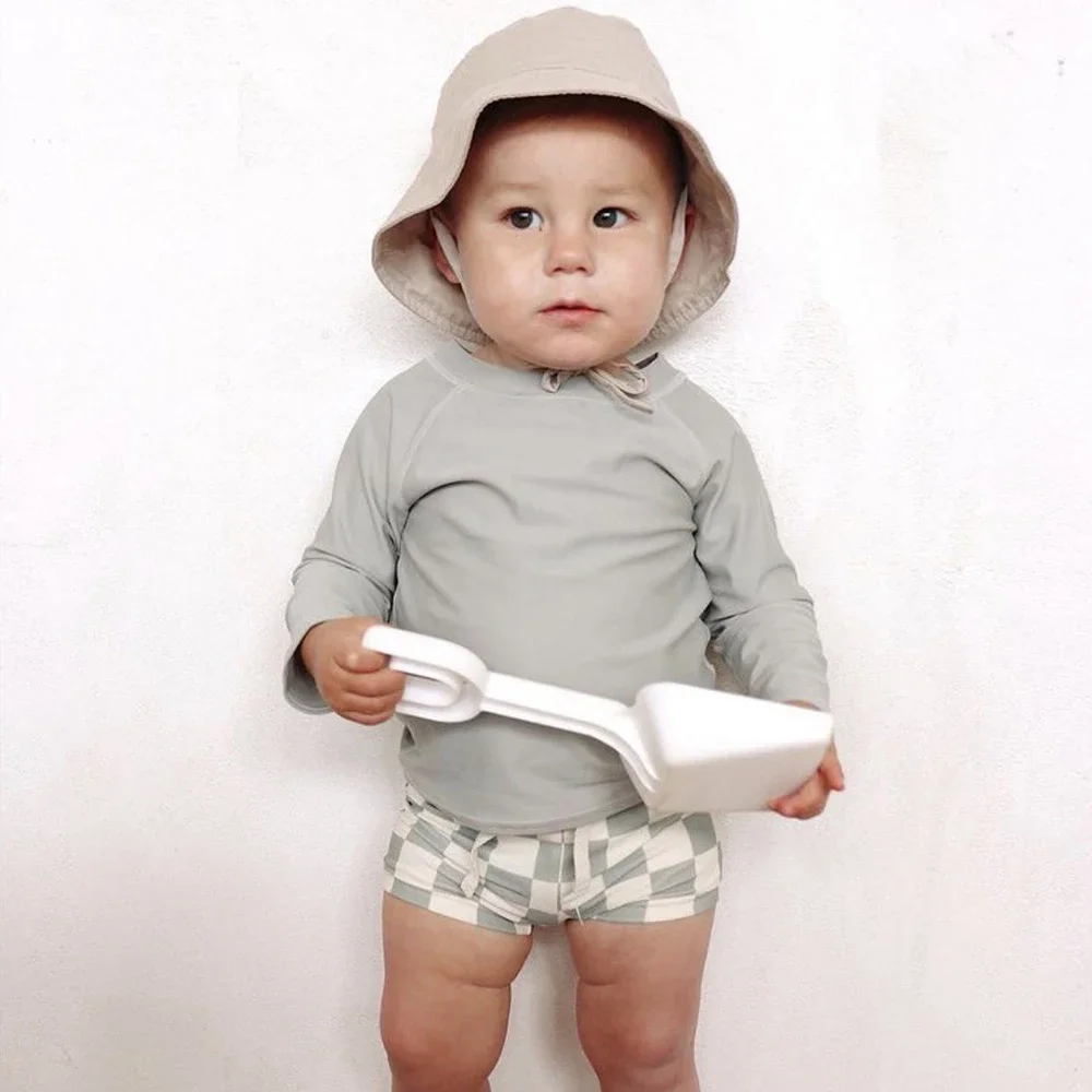 Boy\'s Swimsuit with Hat 3