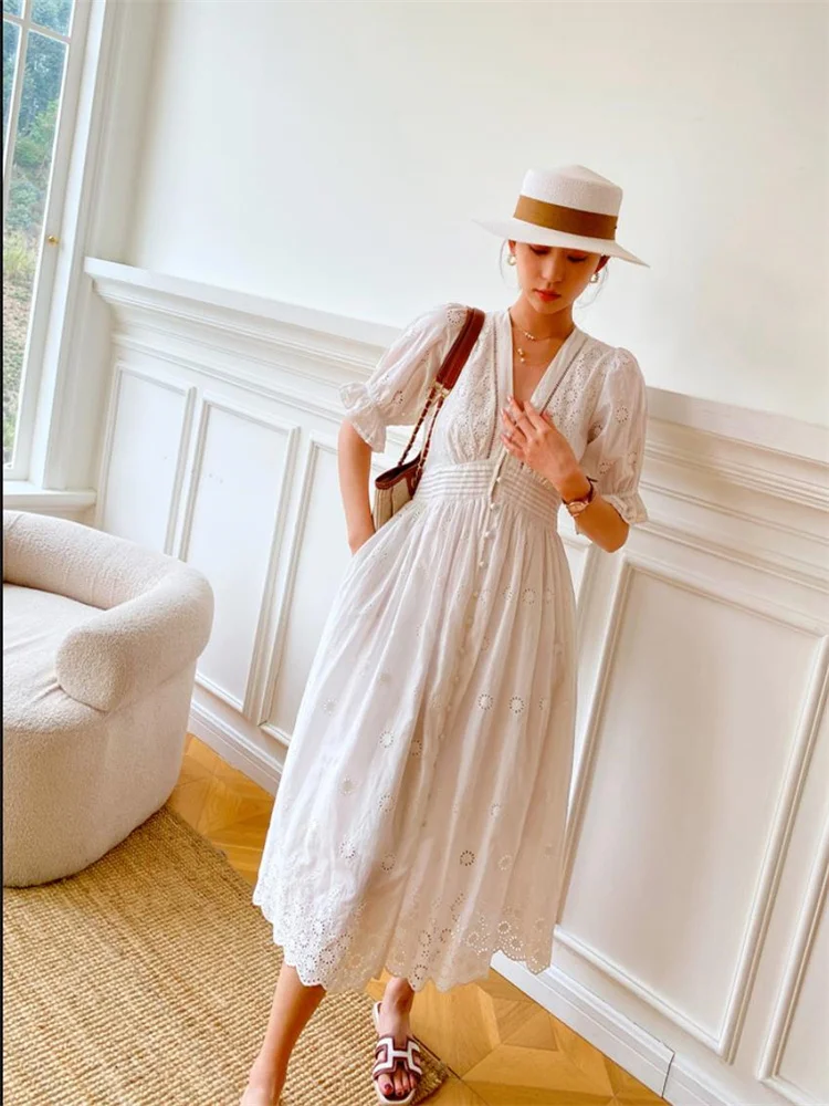 Spring/Summer New Embroidery Dress French Holiday Hook Flower Hollow White Dress Ladies Celebrities V-Neck Mid Length Dress