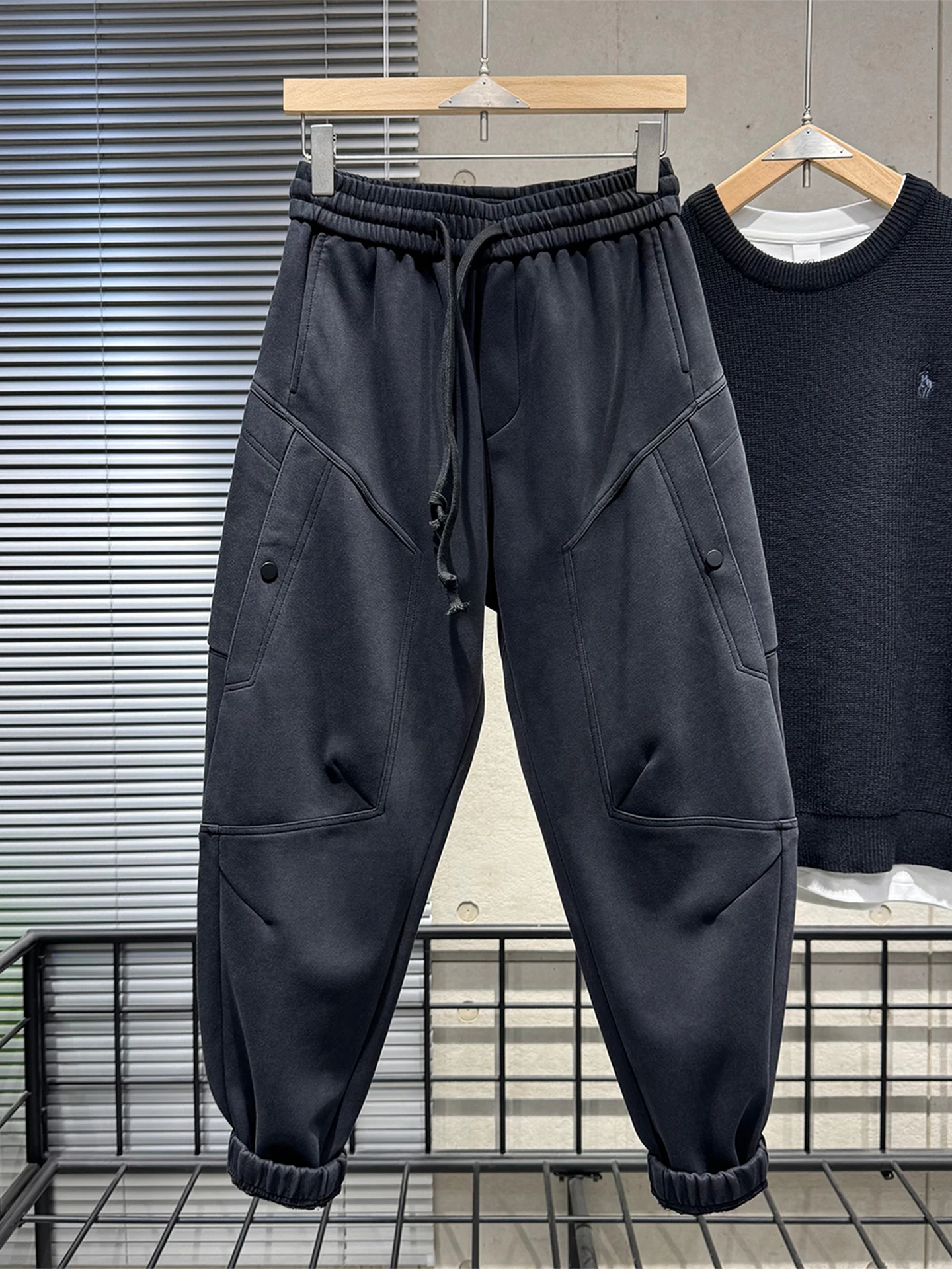 

Trendy American Sle Men's Thiened Fce Lined Loose Fit Casual Pants Autumn Winter New Arrival 3D Tailoring Cuffed Trousers