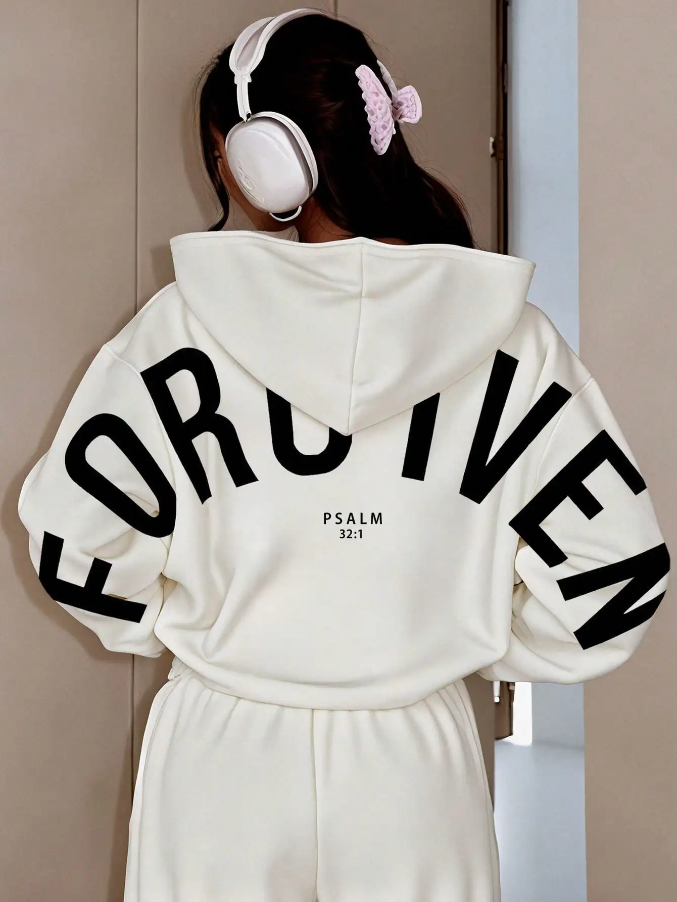 

Худи «Простили» (Псалом 32:1) — женская свободная толстовка из хлопка с принтом для повседневной носки и занятий спортом