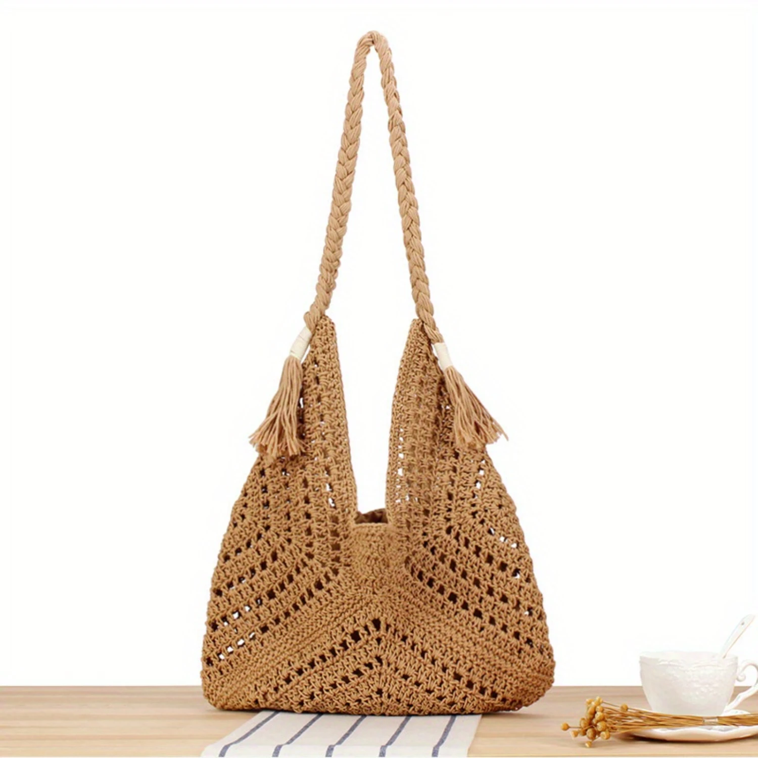 

Straw bag hand-woven niche hollow triangle bag commuter shoulder bag seaside holiday bag