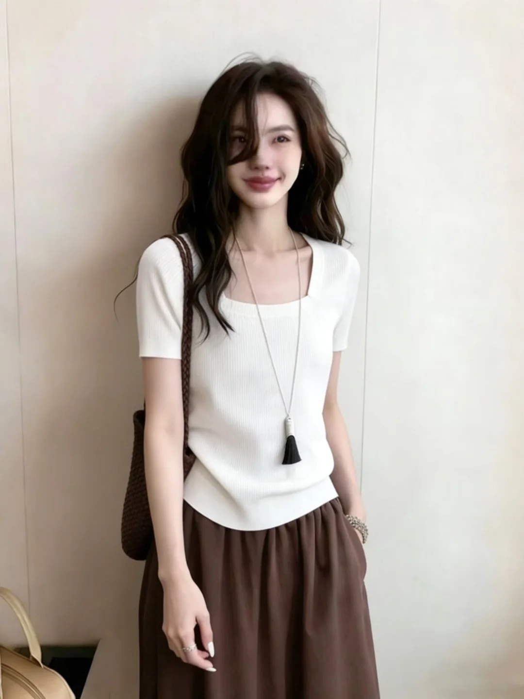 

Korean Style Simple Versatile White Square Neck Ice Silk Knitted Short Sleeve T-Shirt Women's Summer High-End Short Top