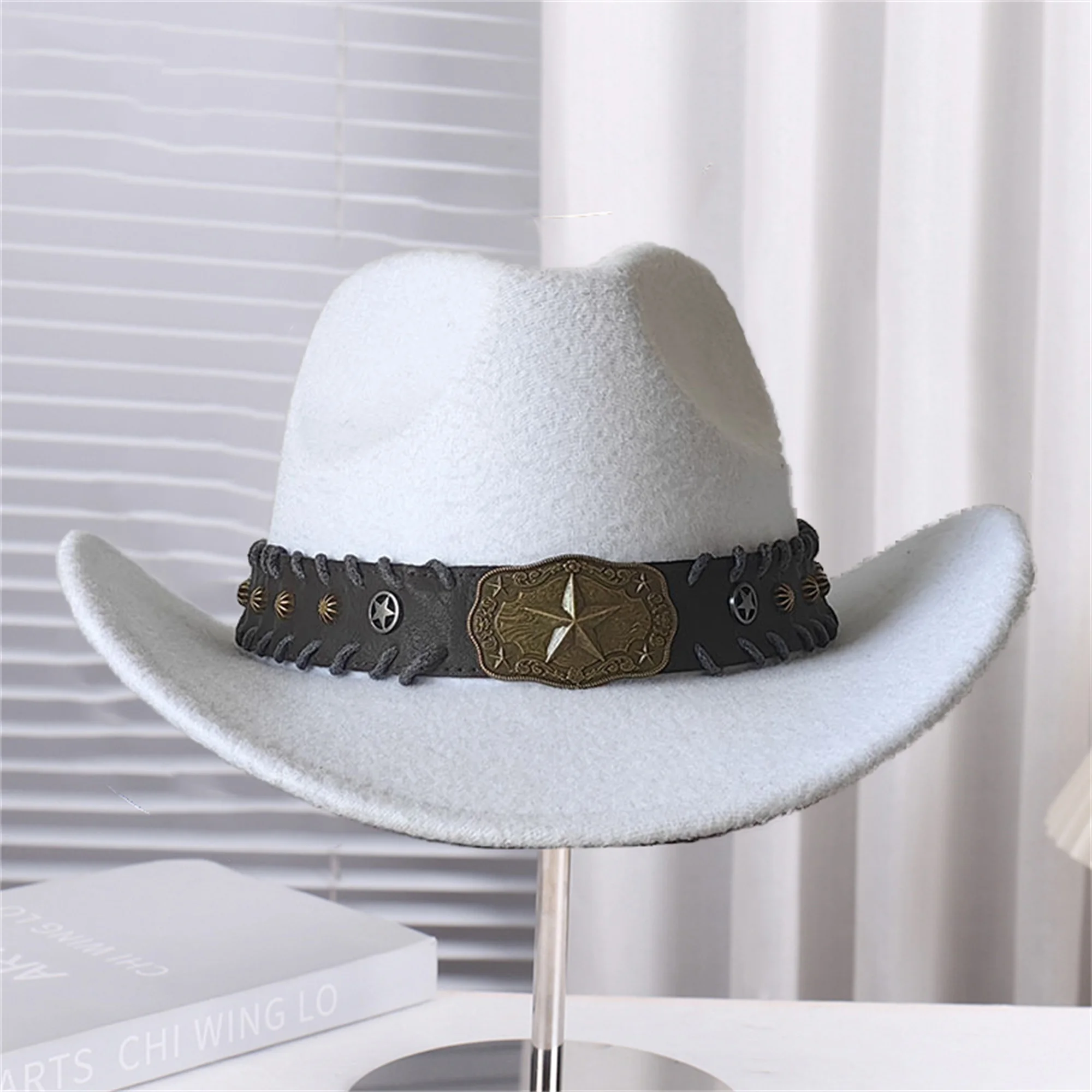 

Vintage Leather Cowboy Hat with Concho Band and Wide Brim for Women and Men - Stylish Western Headwear for Outdoor Events and