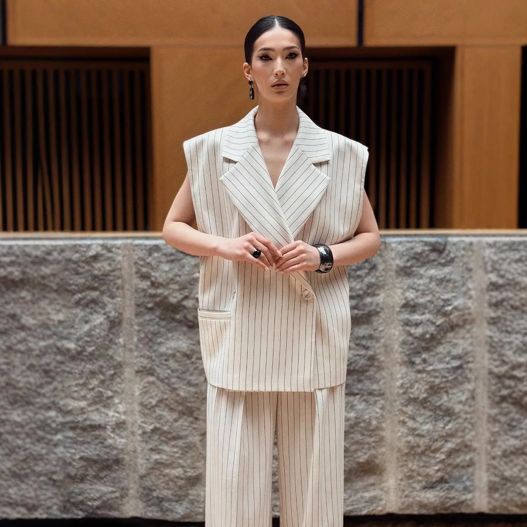 

Весна и лето 2025 года, темпераментный полосатый жилет с лацканами, широкие брюки, костюм, профессиональная женская одежда для пригородных поездок