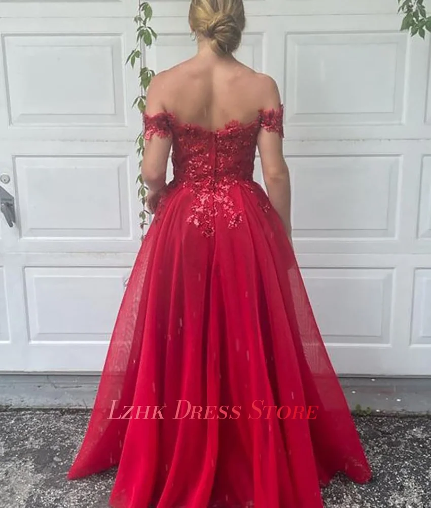 Abito da sera personalizzato con applicazioni a trapezio in organza squisita con spalle scoperte Abiti da ballo sexy con scollo a V e maniche corte fino al pavimento