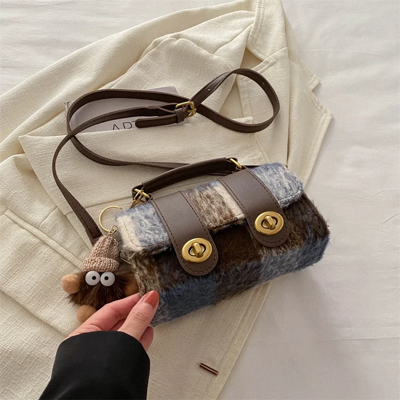 2025 New Model Boston Crossbody Handbag with Checkered Pattern - Horizontal Style Crossbody Shoulder Bag