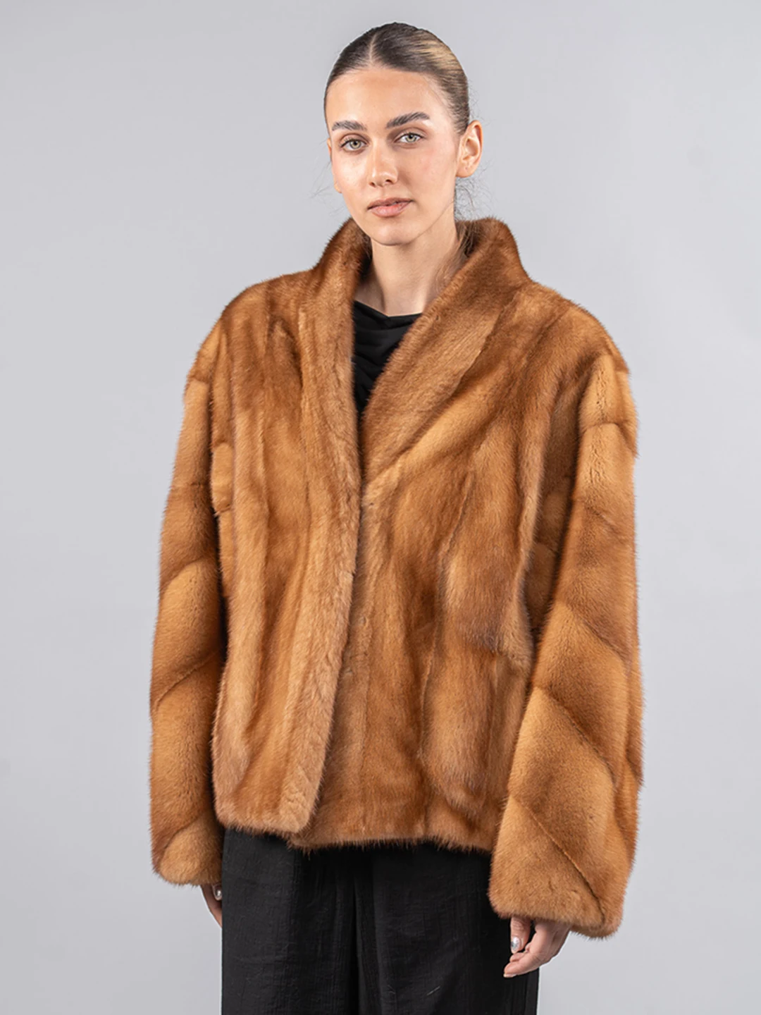 Women Short Faux Fur Coat Lapel Collar Loose Oversized Jacket Long‑Sleeve Warm Winter Fashion Lady Outerwear Daily Streetwear