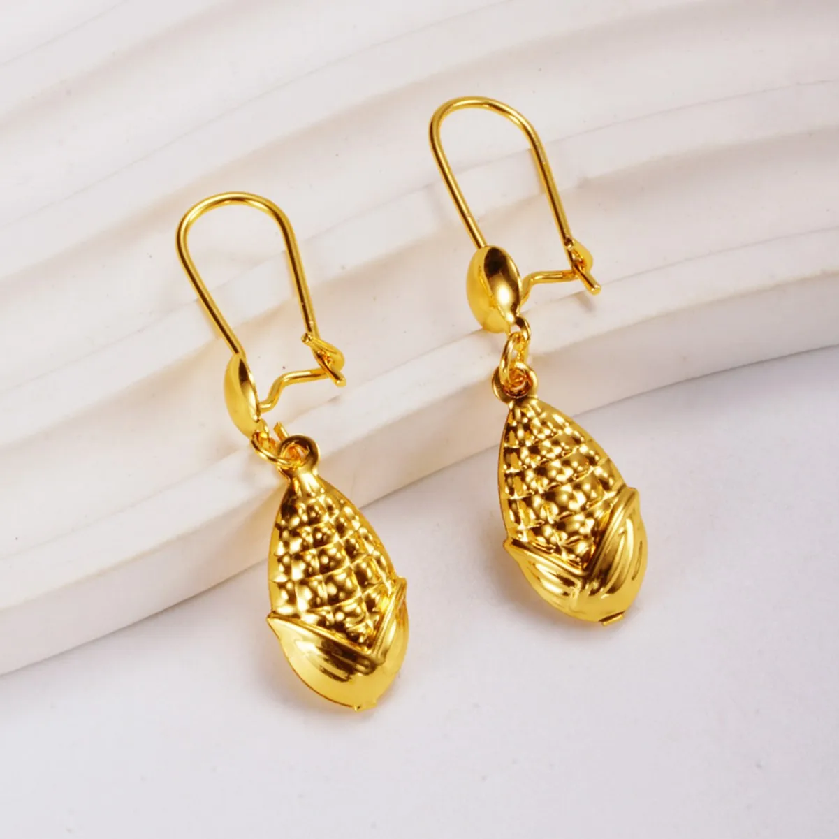 European and American trends cross-border hot-selling irregular polka dot gold corn earrings fashion personality exaggerated des
