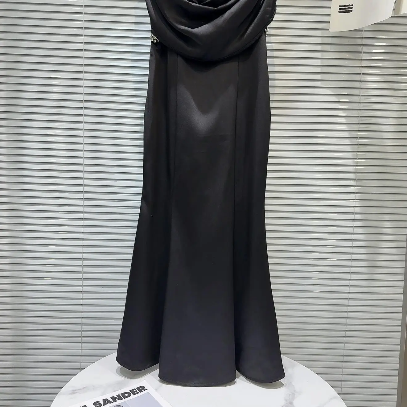 Vestido Largo de Satén con Escote en V y Borde de Diamantes de Moda para el Verano de 2025, Vestido Maxi E sin Tirante...