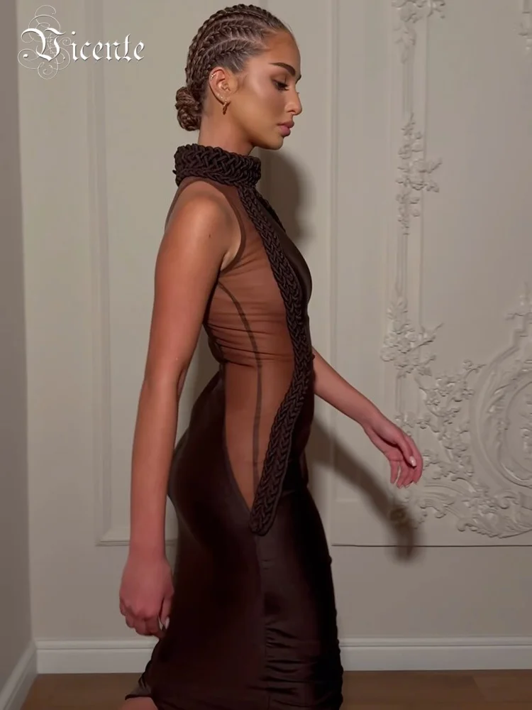 VC Chic Robe longue sans manches à panneaux en maille transparente marron avec détails tressés pour robe de soirée