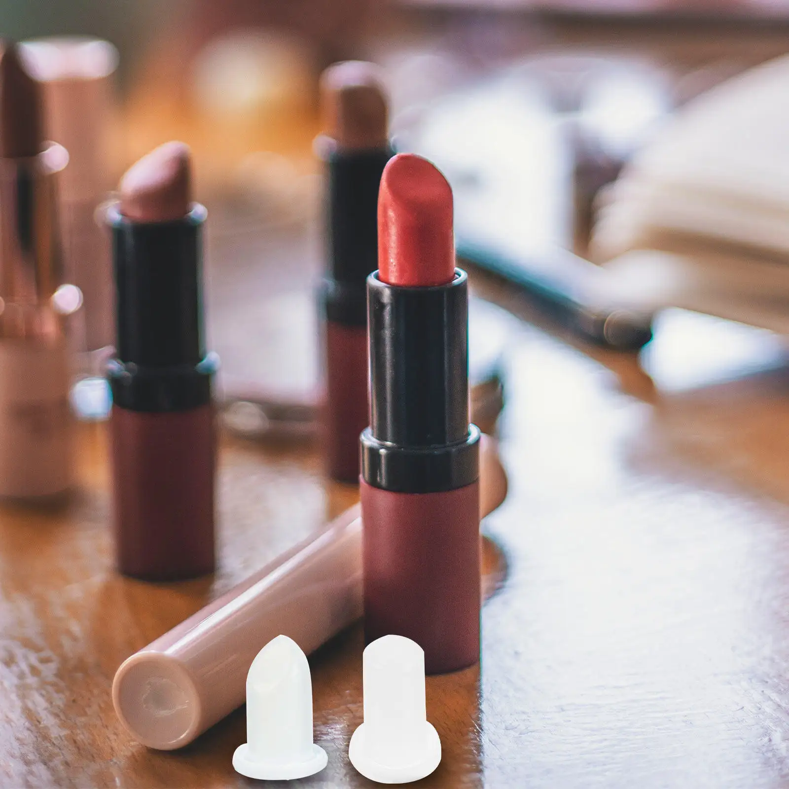 2 ensembles de moules à rouge à lèvres DIY, matériau lisse et sûr pour la fabrication de baumes à lèvres, conception à fermeture à pression, cadeau idéal