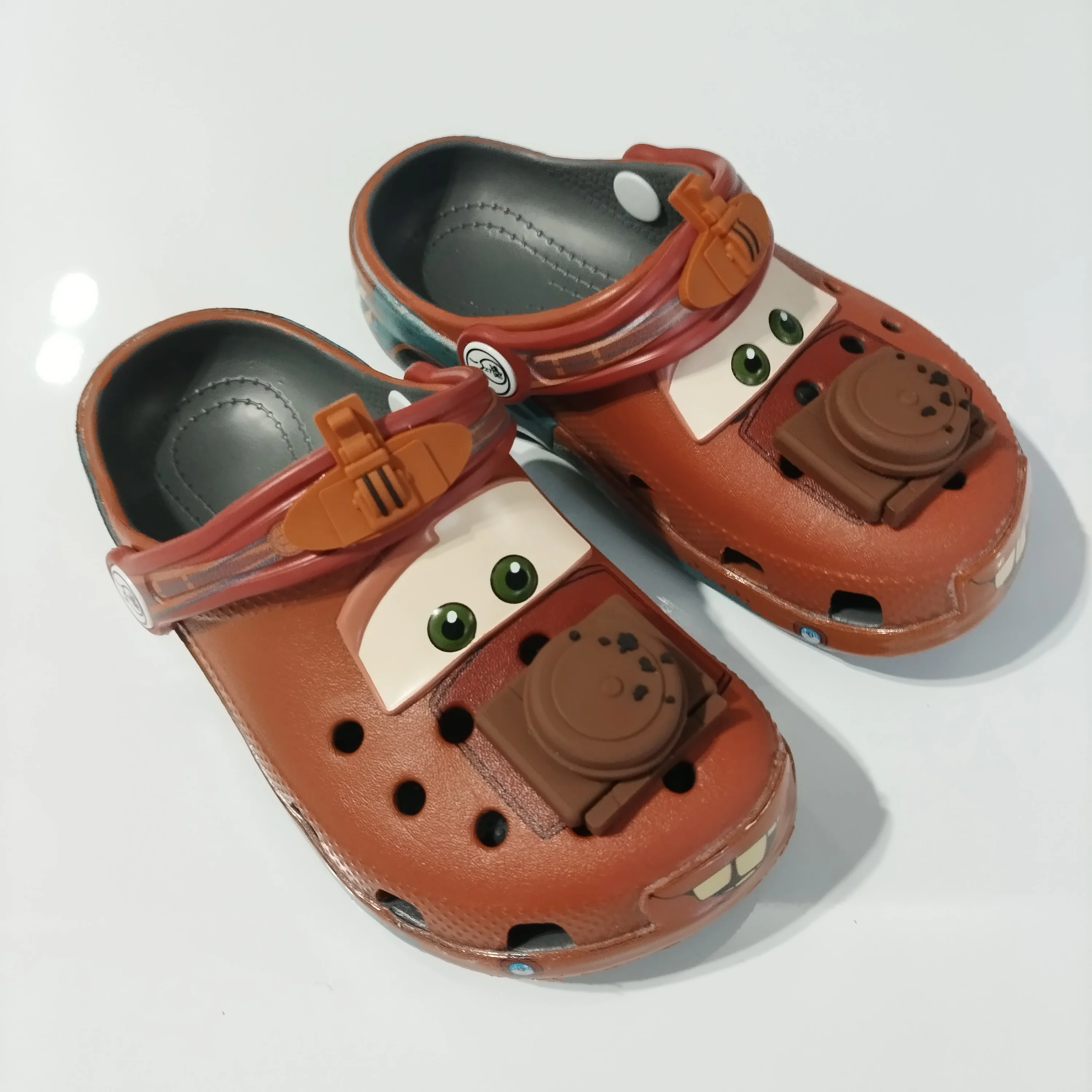 

Disney Mcqueens Pixar Mater Cartoon Waterproof Child Slippers Hole Sandals Outdoor Sand Sandals Casual Breathable Eva Boy Gift