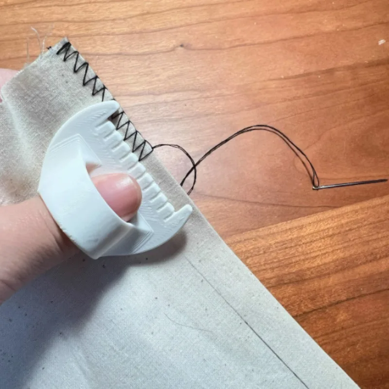 1PC 4mm DIY Hand Sewing Edge Lockstitch Stencil Accessories with Fabric Thimble Device Home Sewing Aids