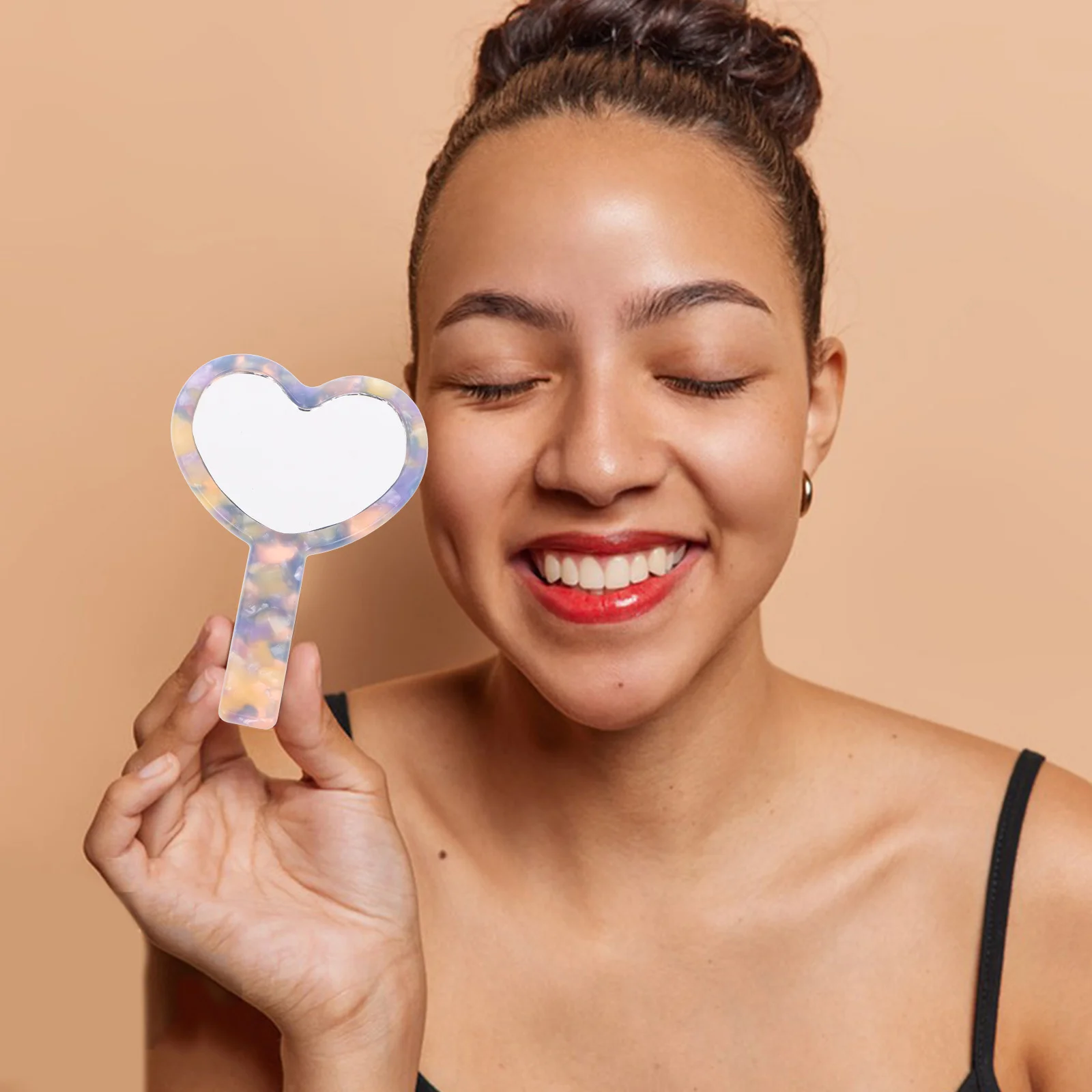 Kompaktowe lusterko w kształcie serca z octanu, przenośne lusterko do makijażu do podróży, uroczy dodatek w stylu vintage.