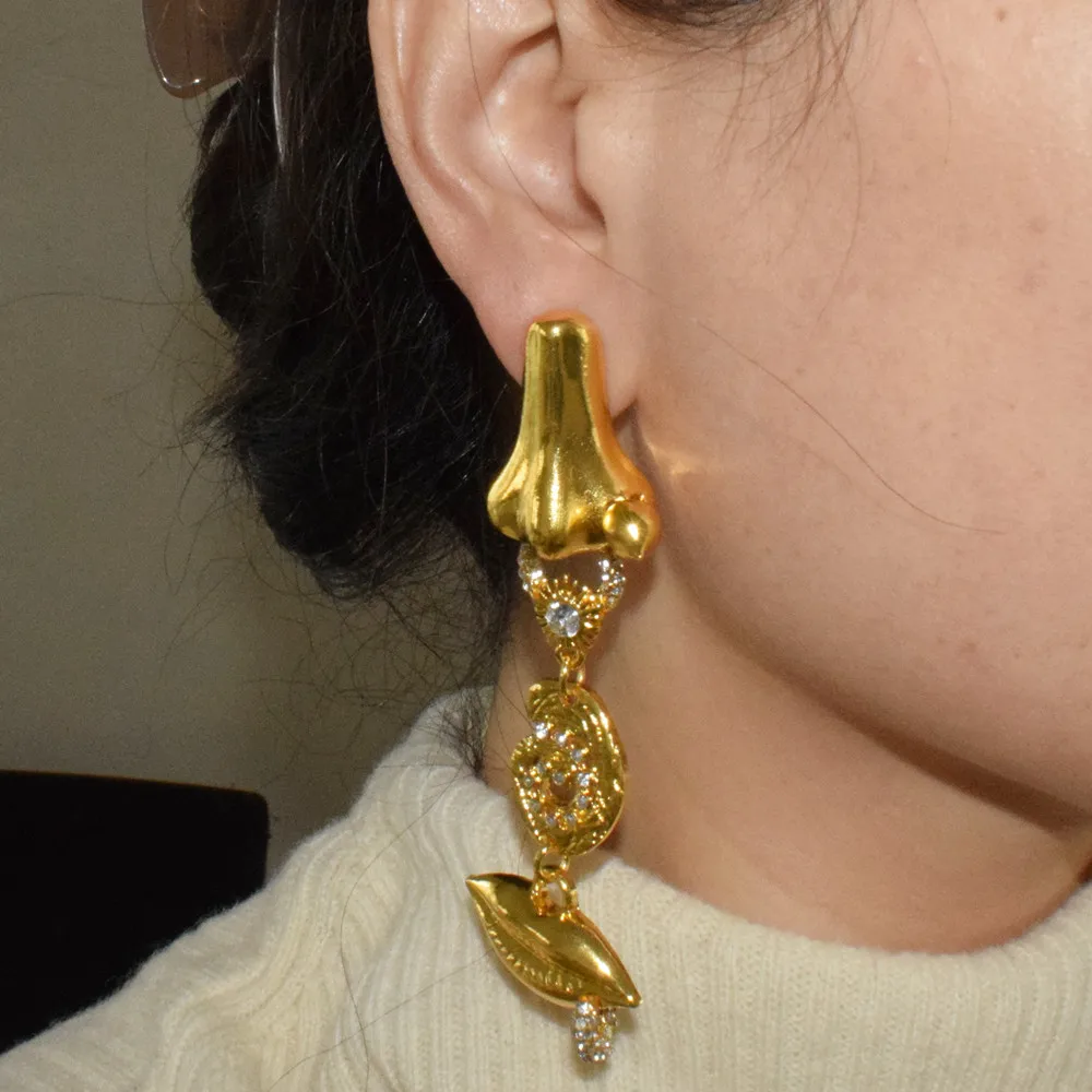 Surrealistische Metall-Ohrringe mit Lippen-Anhänger, Hängeohrringe für Damen, Modeschmuck, übertriebene Statement-Accessoires