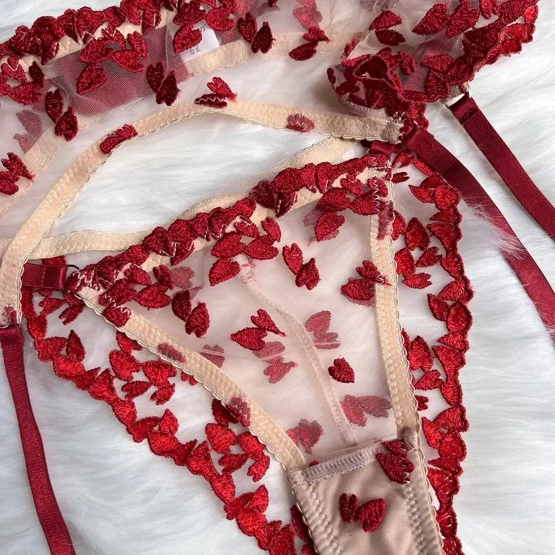 Tornova 4-Piece القلب الحسية الملابس الداخلية للنساء شير الدانتيل والتطريز المرقعة يتوهم انظر من خلال الملابس الداخلية مثير الصدرية مجموعة جديد