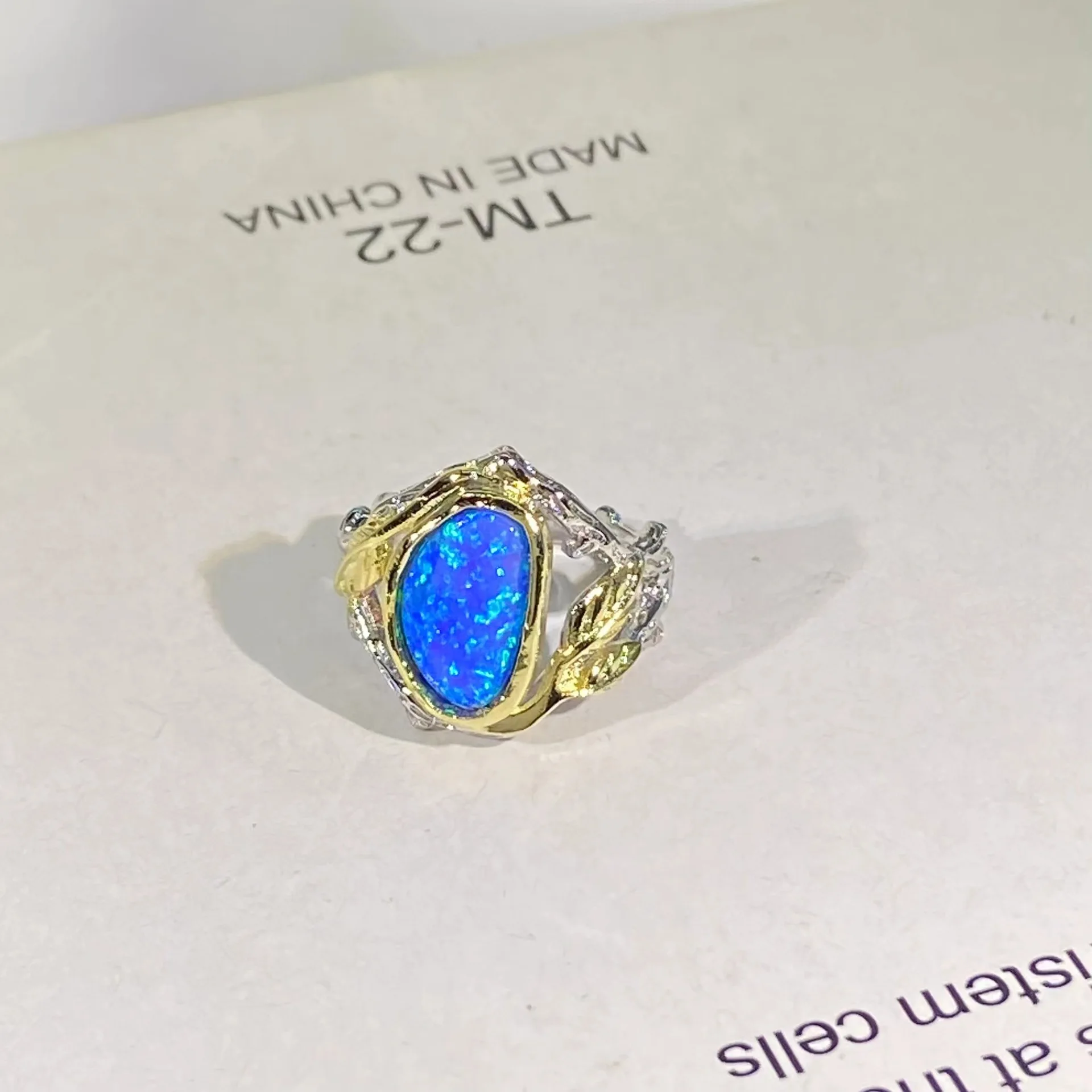 

2022 NEW Creative Opal Sapphire Two Tone Couple Ring For Women Irregular Oval Full Diamond Anniversary Gift Jewelry Wholesale