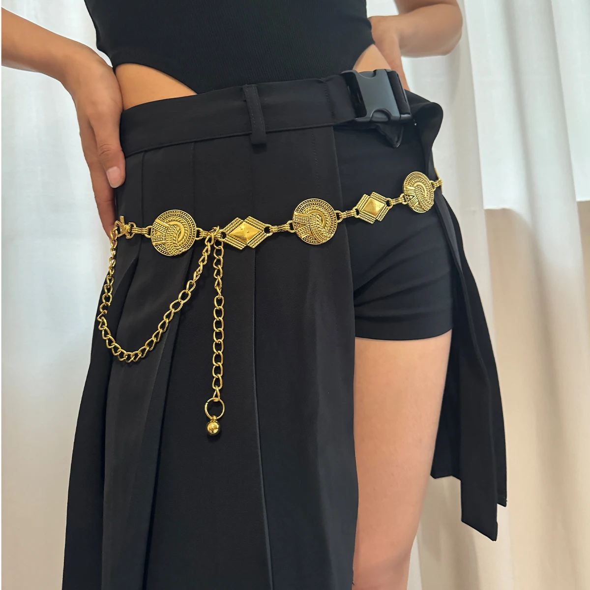 Fashion Gold Rhombus Circle Metal Waist Chain Belt Female High-end luxury Brands Punk Gothic Y2K Belt for women Jeans Waistband