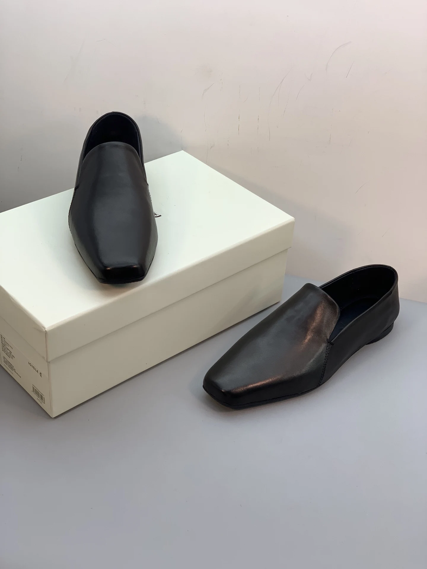 

New Spring Lambskin Ballet Flats Leather Loafers Sleek Slip-on Shoes