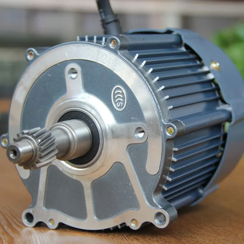 Five-hole universal electric three-wheel vehicle parts, small-power motor, new energy electric controller, rear axle