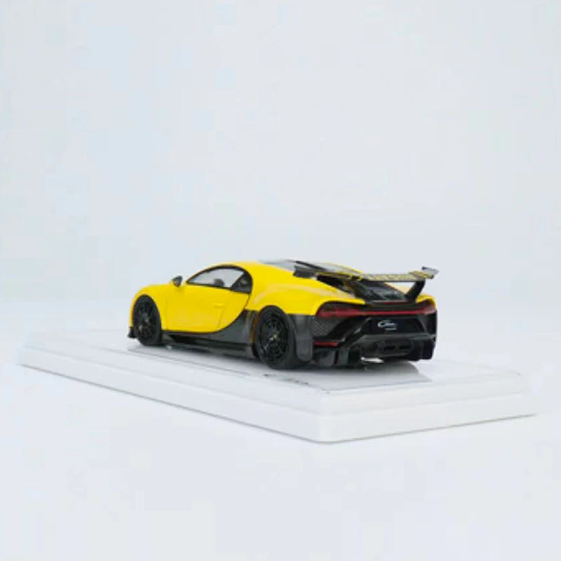 TSM 1:43 Model Car Buga Chiron Pur Sport Resin Sport Vehicle Collection -Yellow