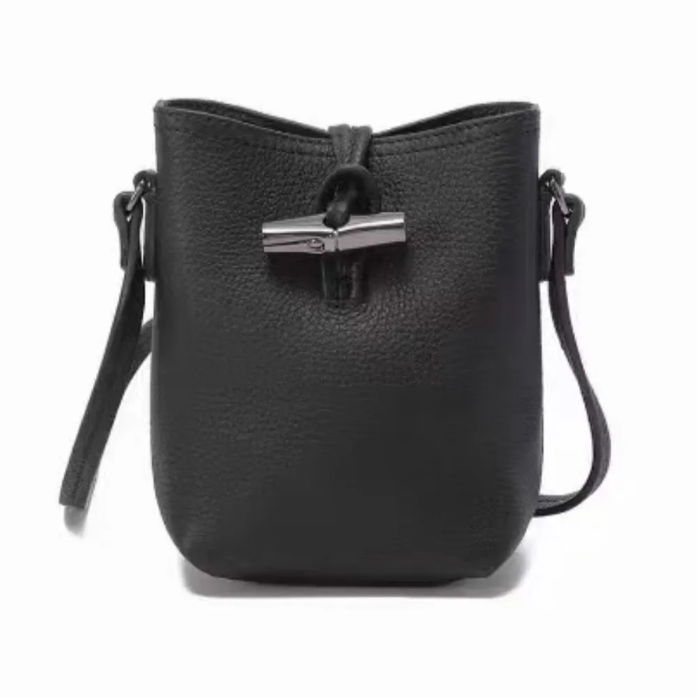 

Stylish and stylish bamboo bucket new handbag, lightweight mobile phone bag, one shoulder mommy bag, trendy