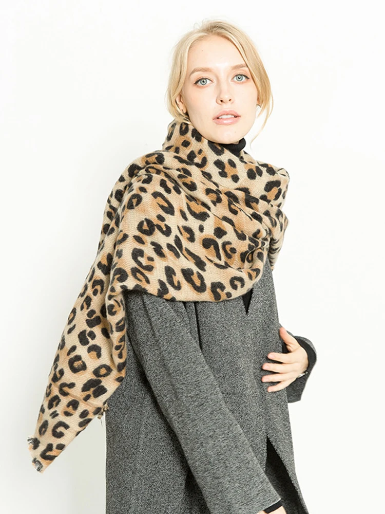 New 2024 Fashion Vintage Knitted Leopard Autumn Winter Women Scarf Headscarf Warm Pashmina Classic Soft Mujer Femme Wrap Shawl